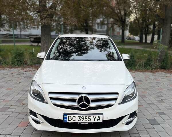 Білий Мерседес Б-клас, об'ємом двигуна 0 л та пробігом 122 тис. км за 10000 $, фото 1 на Automoto.ua