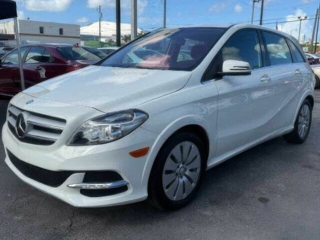 Белый Мерседес Б-класс, объемом двигателя 0 л и пробегом 79 тыс. км за 7000 $, фото 1 на Automoto.ua