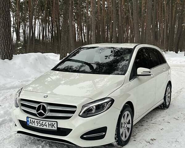 Білий Мерседес Б-клас, об'ємом двигуна 2.14 л та пробігом 339 тис. км за 16400 $, фото 1 на Automoto.ua