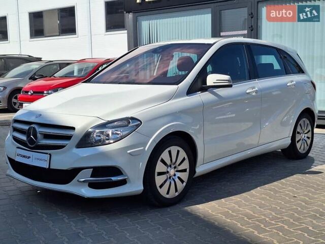 Белый Мерседес Б-класс, объемом двигателя 0 л и пробегом 82 тыс. км за 12300 $, фото 1 на Automoto.ua