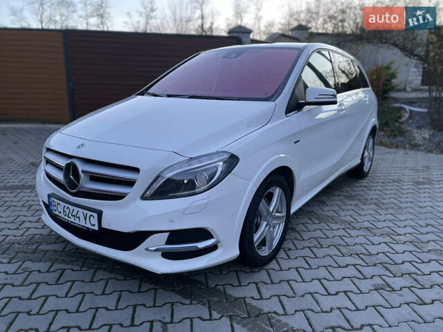 Белый Мерседес Б-класс, объемом двигателя 0 л и пробегом 65 тыс. км за 13900 $, фото 1 на Automoto.ua