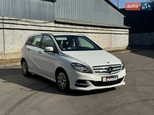 Белый Мерседес Б-класс, объемом двигателя 1.99 л и пробегом 158 тыс. км за 11999 $, фото 1 на Automoto.ua