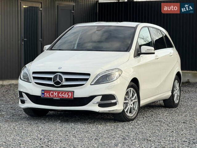 Білий Мерседес Б-клас, об'ємом двигуна 0 л та пробігом 60 тис. км за 10999 $, фото 1 на Automoto.ua