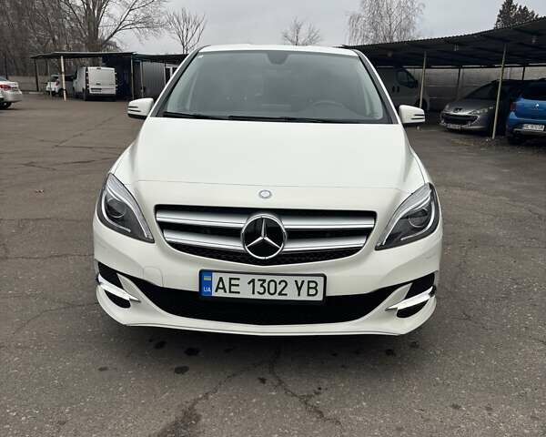 Білий Мерседес Б-клас, об'ємом двигуна 0 л та пробігом 56 тис. км за 11999 $, фото 1 на Automoto.ua