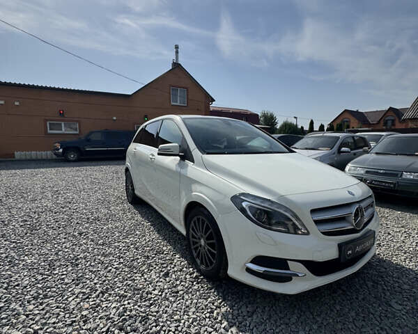 Белый Мерседес Б-класс, объемом двигателя 0 л и пробегом 117 тыс. км за 14500 $, фото 1 на Automoto.ua