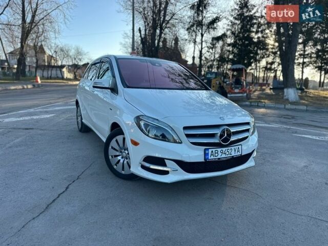 Білий Мерседес Б-клас, об'ємом двигуна 0 л та пробігом 40 тис. км за 13599 $, фото 1 на Automoto.ua