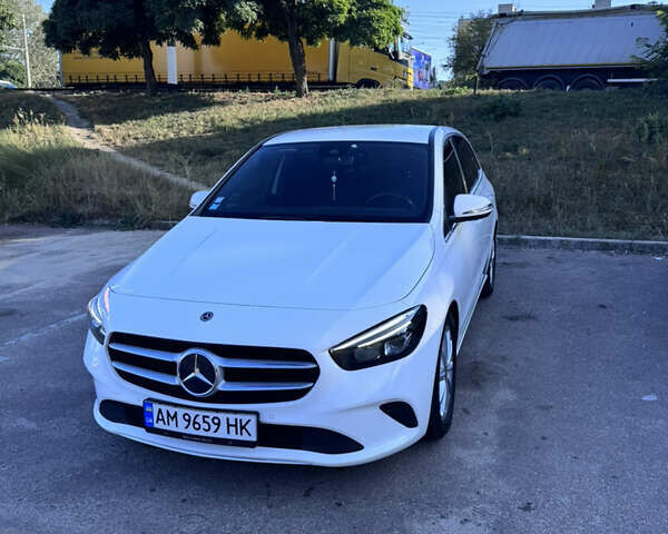 Білий Мерседес Б-клас, об'ємом двигуна 1.95 л та пробігом 260 тис. км за 22500 $, фото 1 на Automoto.ua