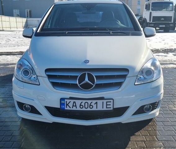 Білий Мерседес Б-клас, об'ємом двигуна 0 л та пробігом 103 тис. км за 8999 $, фото 1 на Automoto.ua