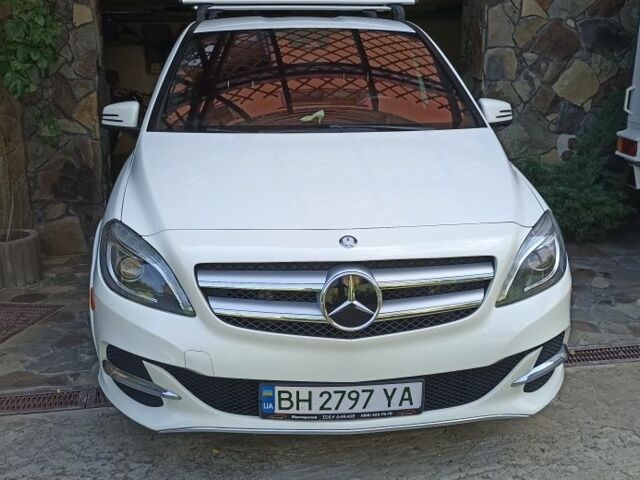 Білий Мерседес Б-клас, об'ємом двигуна 0 л та пробігом 104 тис. км за 11900 $, фото 1 на Automoto.ua