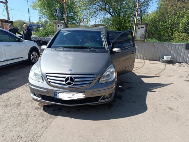 Бежевый Мерседес Б-класс, объемом двигателя 2 л и пробегом 150 тыс. км за 7500 $, фото 1 на Automoto.ua