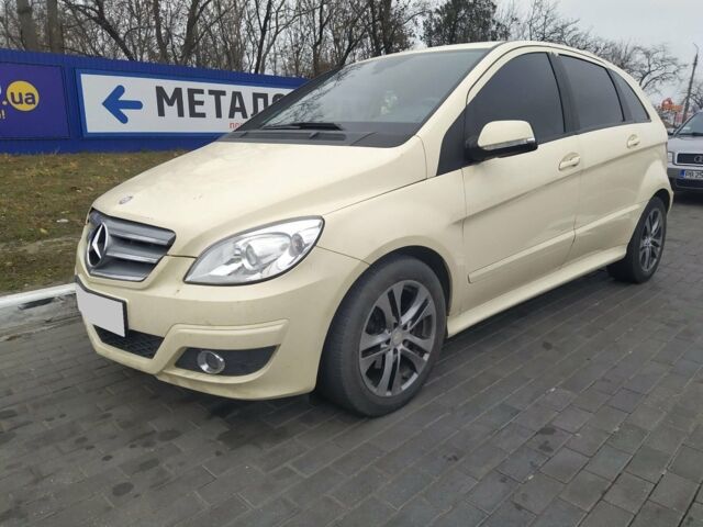 Бежевий Мерседес Б-клас, об'ємом двигуна 2 л та пробігом 144 тис. км за 9499 $, фото 1 на Automoto.ua