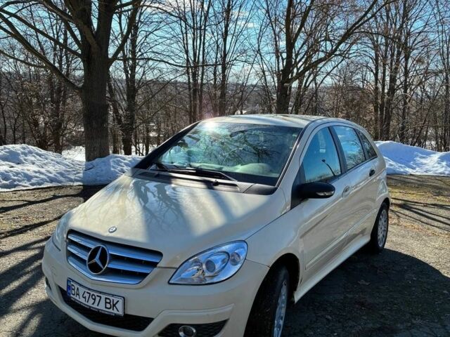 Бежевый Мерседес Б-класс, объемом двигателя 2 л и пробегом 205 тыс. км за 8000 $, фото 1 на Automoto.ua