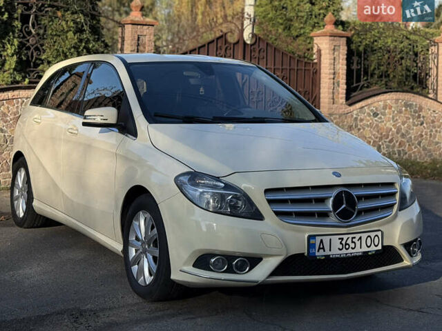 Бежевий Мерседес Б-клас, об'ємом двигуна 1.5 л та пробігом 318 тис. км за 10500 $, фото 1 на Automoto.ua