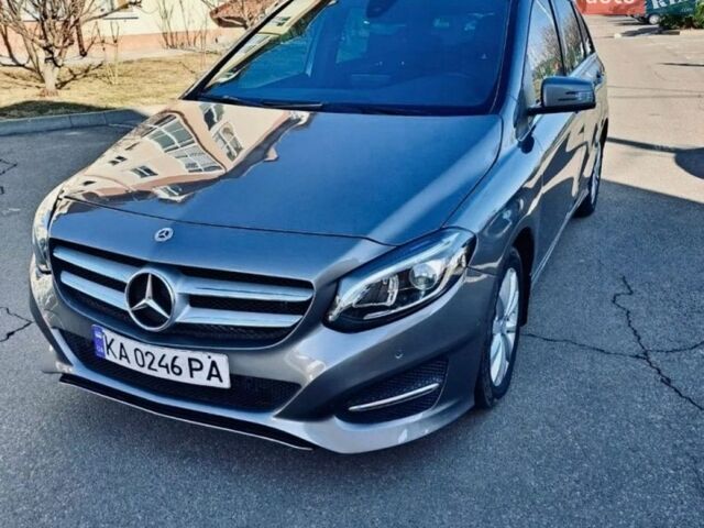 Бежевий Мерседес Б-клас, об'ємом двигуна 2.2 л та пробігом 110 тис. км за 13799 $, фото 1 на Automoto.ua