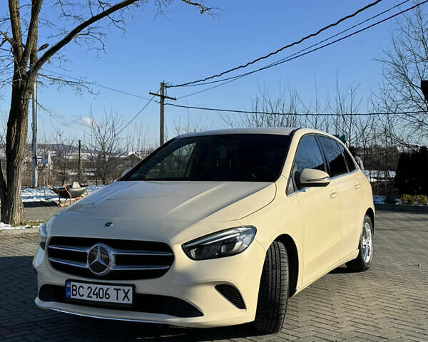 Бежевый Мерседес Б-класс, объемом двигателя 1.5 л и пробегом 206 тыс. км за 17800 $, фото 1 на Automoto.ua