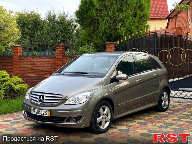 Бежевий Мерседес Б-клас, об'ємом двигуна 2 л та пробігом 250 тис. км за 7200 $, фото 1 на Automoto.ua