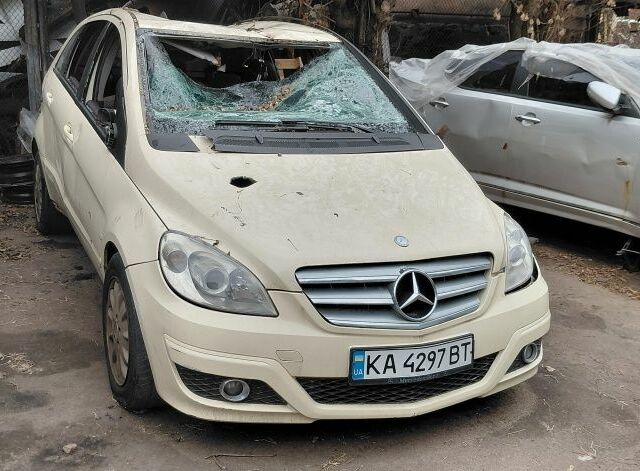 Бежевый Мерседес Б-класс, объемом двигателя 1.99 л и пробегом 300 тыс. км за 1850 $, фото 1 на Automoto.ua