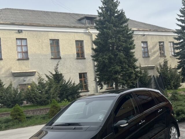 Чорний Мерседес Б-клас, об'ємом двигуна 1.7 л та пробігом 166 тис. км за 6000 $, фото 1 на Automoto.ua