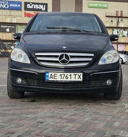 Чорний Мерседес Б-клас, об'ємом двигуна 1.7 л та пробігом 290 тис. км за 7000 $, фото 1 на Automoto.ua