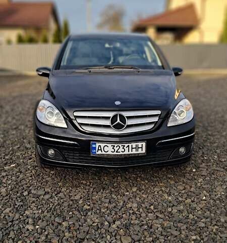 Черный Мерседес Б-класс, объемом двигателя 1.7 л и пробегом 234 тыс. км за 6000 $, фото 1 на Automoto.ua