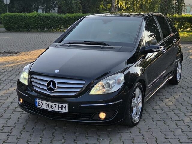 Чорний Мерседес Б-клас, об'ємом двигуна 2 л та пробігом 340 тис. км за 5999 $, фото 1 на Automoto.ua
