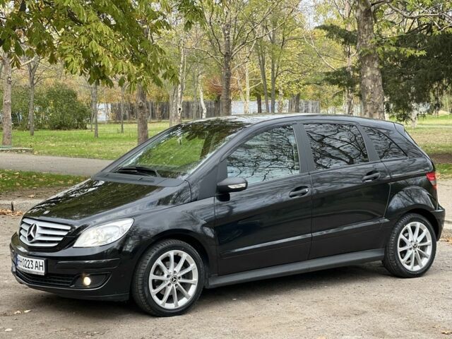 Чорний Мерседес Б-клас, об'ємом двигуна 1.5 л та пробігом 320 тис. км за 5700 $, фото 1 на Automoto.ua