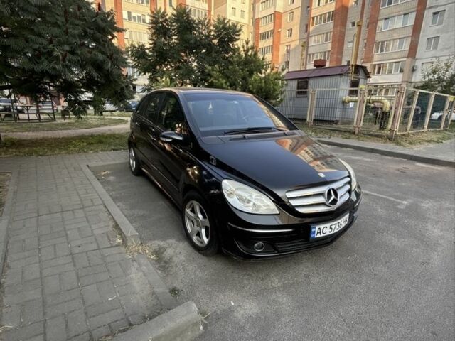 Черный Мерседес Б-класс, объемом двигателя 2 л и пробегом 260 тыс. км за 7026 $, фото 1 на Automoto.ua