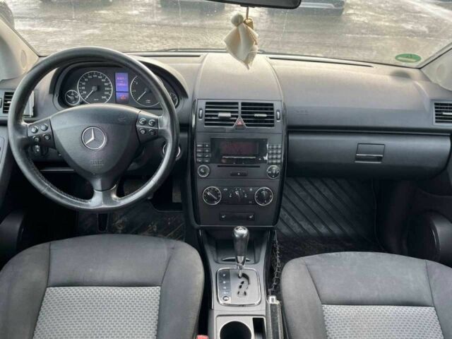 Чорний Мерседес Б-клас, об'ємом двигуна 1.5 л та пробігом 235 тис. км за 4500 $, фото 1 на Automoto.ua