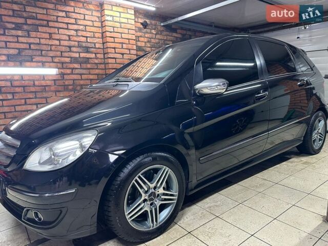 Черный Мерседес Б-класс, объемом двигателя 0 л и пробегом 195 тыс. км за 7300 $, фото 1 на Automoto.ua