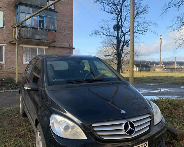 Черный Мерседес Б-класс, объемом двигателя 1.7 л и пробегом 226 тыс. км за 6500 $, фото 1 на Automoto.ua