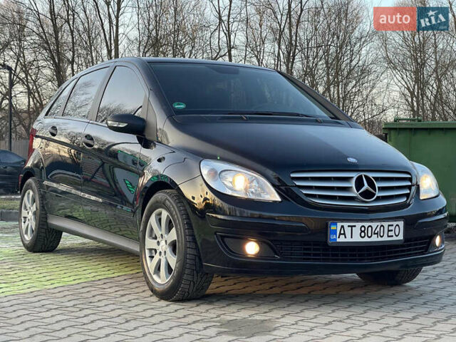 Черный Мерседес Б-класс, объемом двигателя 1.5 л и пробегом 153 тыс. км за 7350 $, фото 1 на Automoto.ua