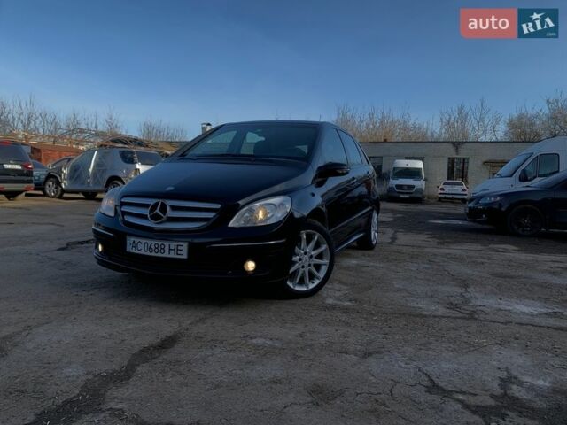 Черный Мерседес Б-класс, объемом двигателя 1.7 л и пробегом 260 тыс. км за 5100 $, фото 1 на Automoto.ua