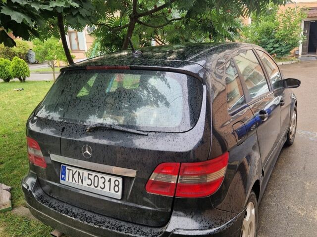Черный Мерседес Б-класс, объемом двигателя 2 л и пробегом 300 тыс. км за 2500 $, фото 1 на Automoto.ua