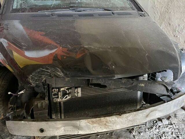 Черный Мерседес Б-класс, объемом двигателя 2 л и пробегом 200 тыс. км за 2900 $, фото 1 на Automoto.ua