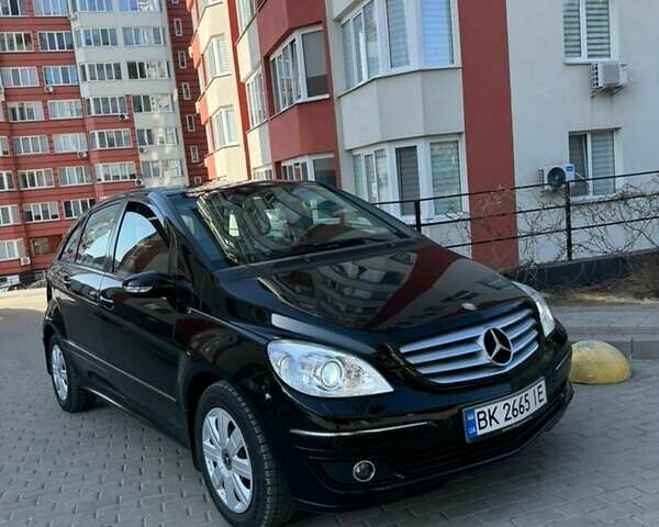 Черный Мерседес Б-класс, объемом двигателя 1.99 л и пробегом 214 тыс. км за 6900 $, фото 1 на Automoto.ua