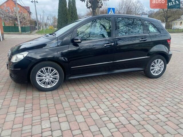 Черный Мерседес Б-класс, объемом двигателя 1.7 л и пробегом 220 тыс. км за 7000 $, фото 1 на Automoto.ua