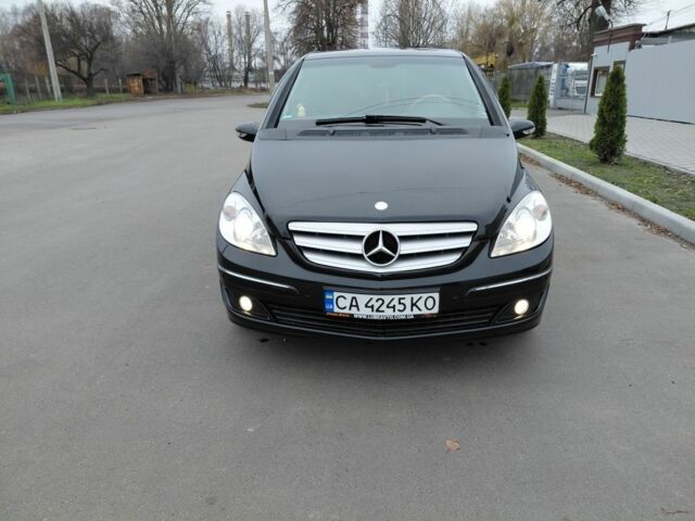 Черный Мерседес Б-класс, объемом двигателя 1.7 л и пробегом 260 тыс. км за 6557 $, фото 1 на Automoto.ua