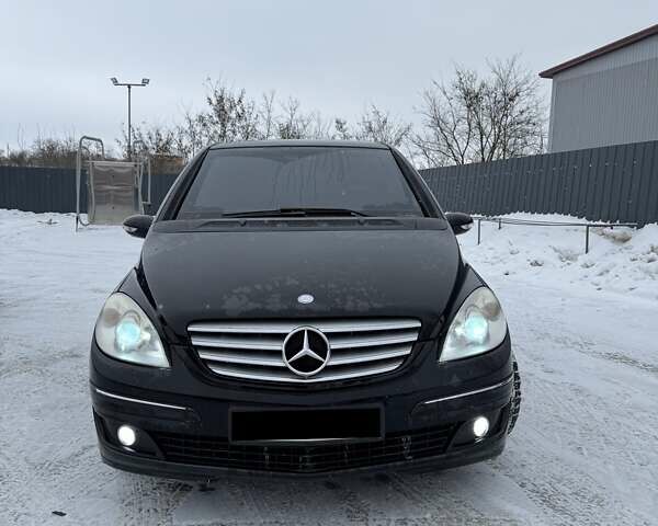 Черный Мерседес Б-класс, объемом двигателя 2 л и пробегом 130 тыс. км за 2450 $, фото 1 на Automoto.ua