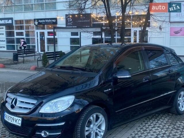 Чорний Мерседес Б-клас, об'ємом двигуна 1.7 л та пробігом 122 тис. км за 8100 $, фото 1 на Automoto.ua