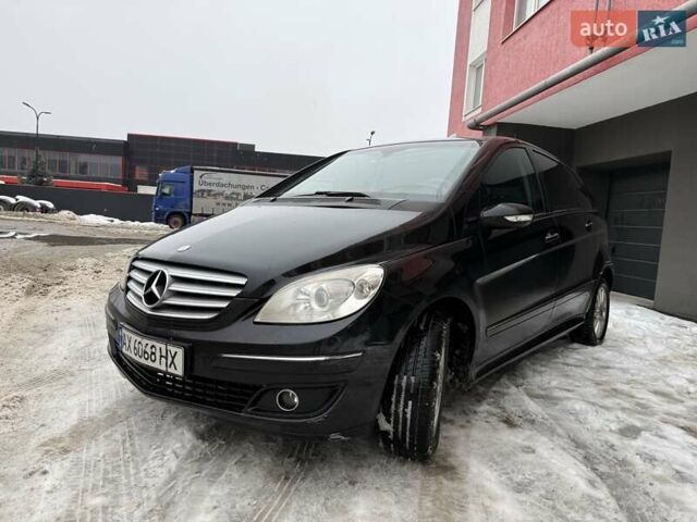 Черный Мерседес Б-класс, объемом двигателя 2 л и пробегом 240 тыс. км за 3400 $, фото 1 на Automoto.ua
