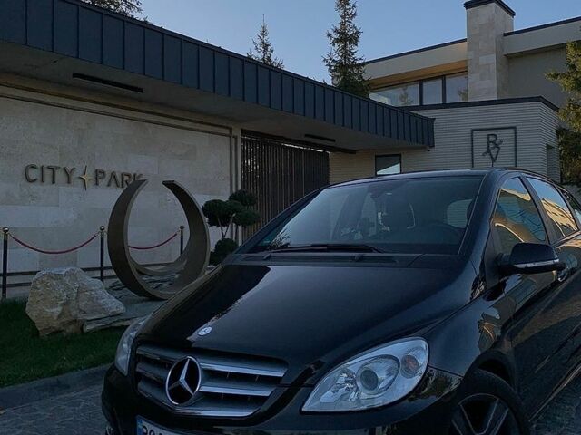 Черный Мерседес Б-класс, объемом двигателя 2 л и пробегом 233 тыс. км за 8800 $, фото 1 на Automoto.ua