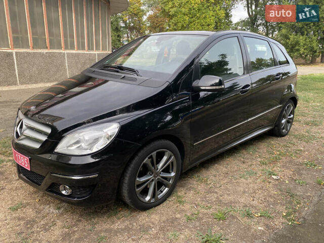 Черный Мерседес Б-класс, объемом двигателя 1.7 л и пробегом 204 тыс. км за 8300 $, фото 1 на Automoto.ua