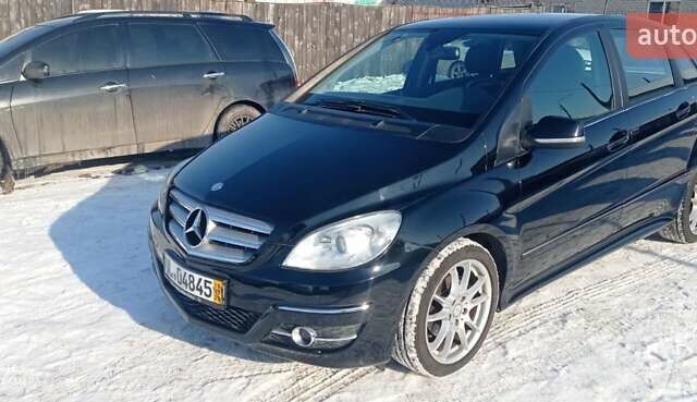 Черный Мерседес Б-класс, объемом двигателя 1.7 л и пробегом 213 тыс. км за 8600 $, фото 1 на Automoto.ua