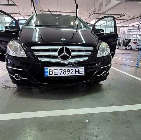 Чорний Мерседес Б-клас, об'ємом двигуна 1.7 л та пробігом 110 тис. км за 7500 $, фото 1 на Automoto.ua