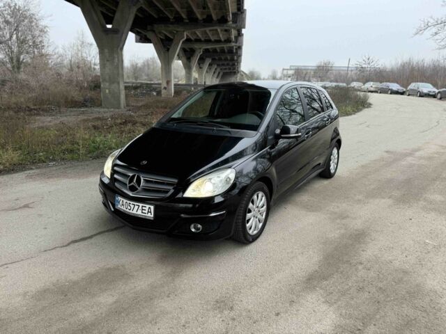 Черный Мерседес Б-класс, объемом двигателя 1.7 л и пробегом 77 тыс. км за 7600 $, фото 1 на Automoto.ua