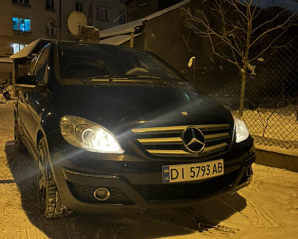 Черный Мерседес Б-класс, объемом двигателя 1.7 л и пробегом 109 тыс. км за 7500 $, фото 1 на Automoto.ua