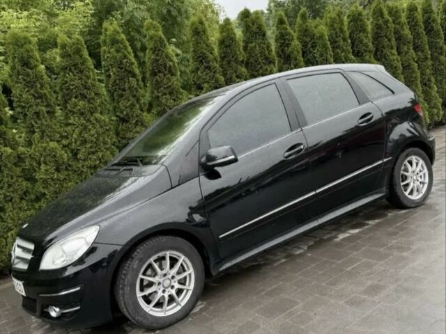 Чорний Мерседес Б-клас, об'ємом двигуна 2 л та пробігом 270 тис. км за 7000 $, фото 1 на Automoto.ua