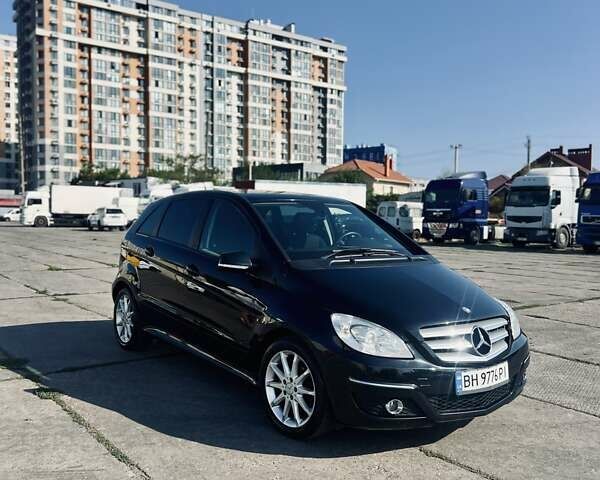 Черный Мерседес Б-класс, объемом двигателя 1.7 л и пробегом 119 тыс. км за 8400 $, фото 1 на Automoto.ua