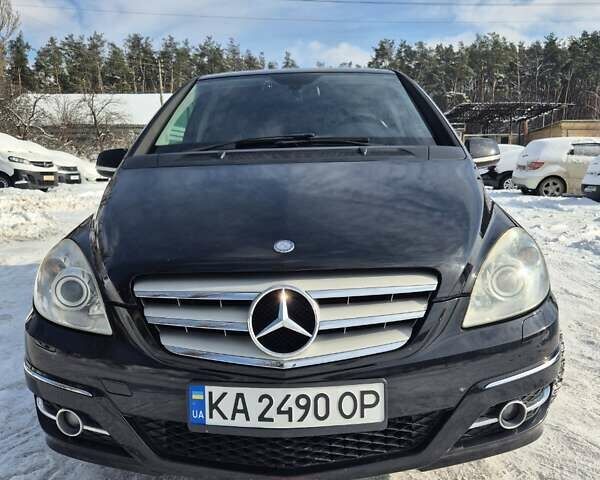 Чорний Мерседес Б-клас, об'ємом двигуна 1.7 л та пробігом 102 тис. км за 8900 $, фото 1 на Automoto.ua