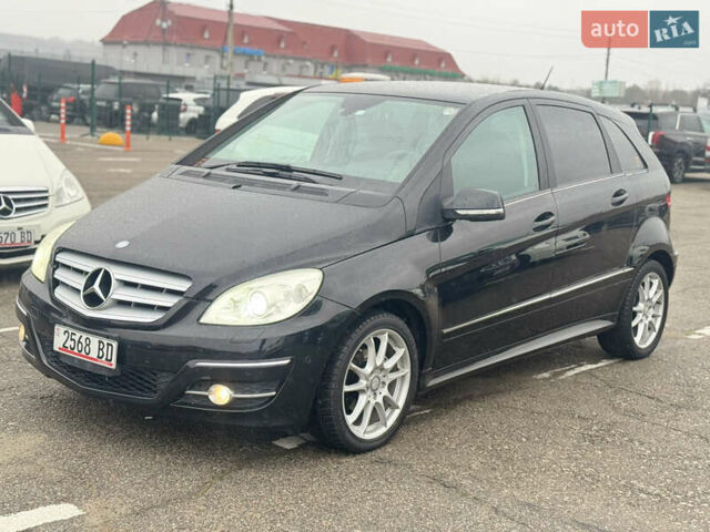 Черный Мерседес Б-класс, объемом двигателя 1.7 л и пробегом 47 тыс. км за 8900 $, фото 1 на Automoto.ua